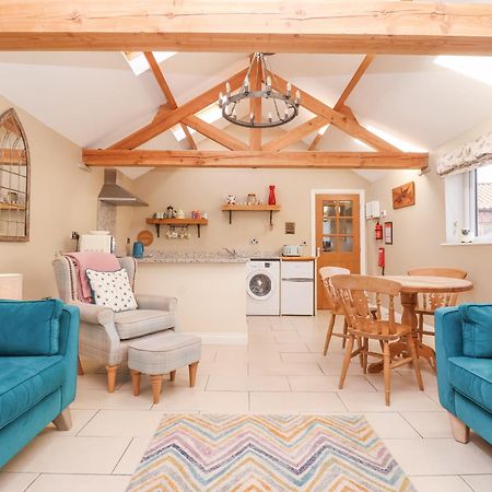 The Stables Villa Driffield Екстериор снимка